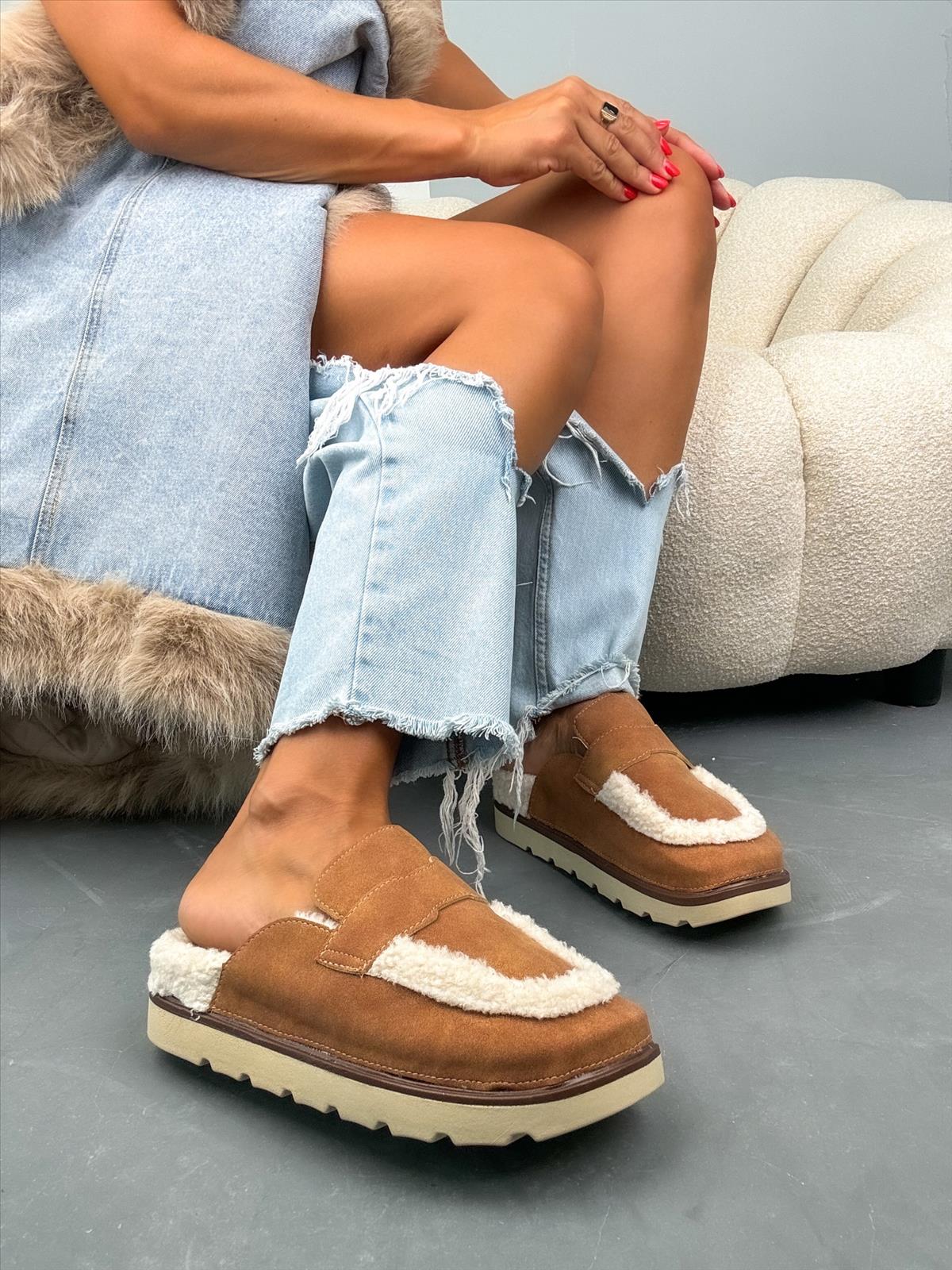 efashion s.r.o. - DOB;Accesoires;Schuhe;Young Fashion - Medvedov