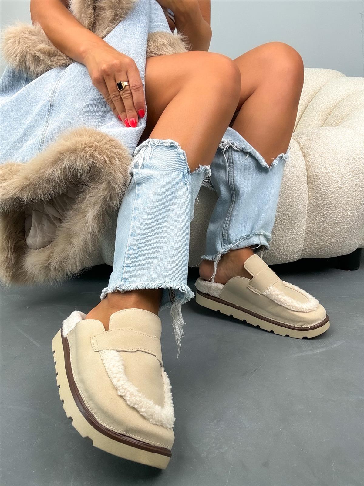 efashion s.r.o. - DOB;Accesoires;Schuhe;Young Fashion - Medvedov