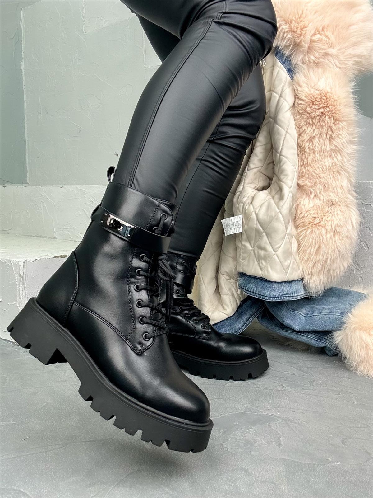 efashion s.r.o. - DOB;Accesoires;Schuhe;Young Fashion - Medvedov