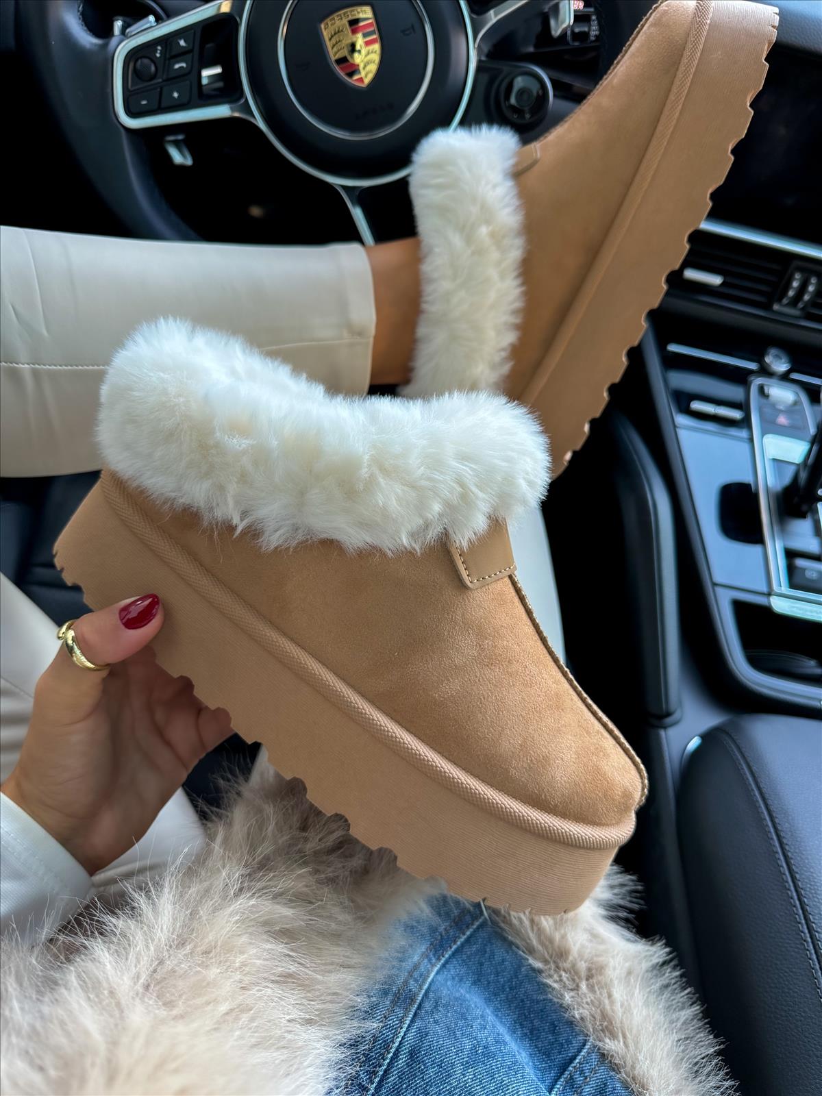 efashion s.r.o. - DOB;Accesoires;Schuhe;Young Fashion - Medvedov
