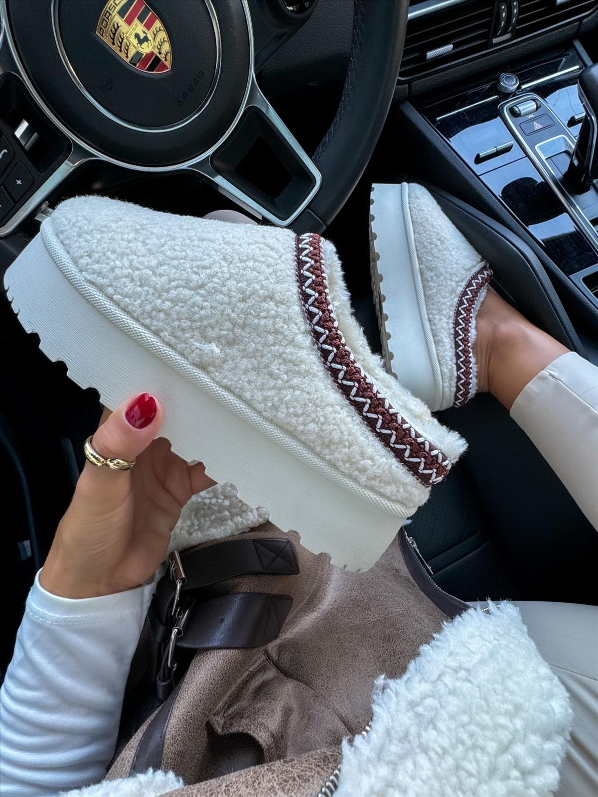efashion s.r.o. - DOB;Accesoires;Schuhe;Young Fashion - Medvedov