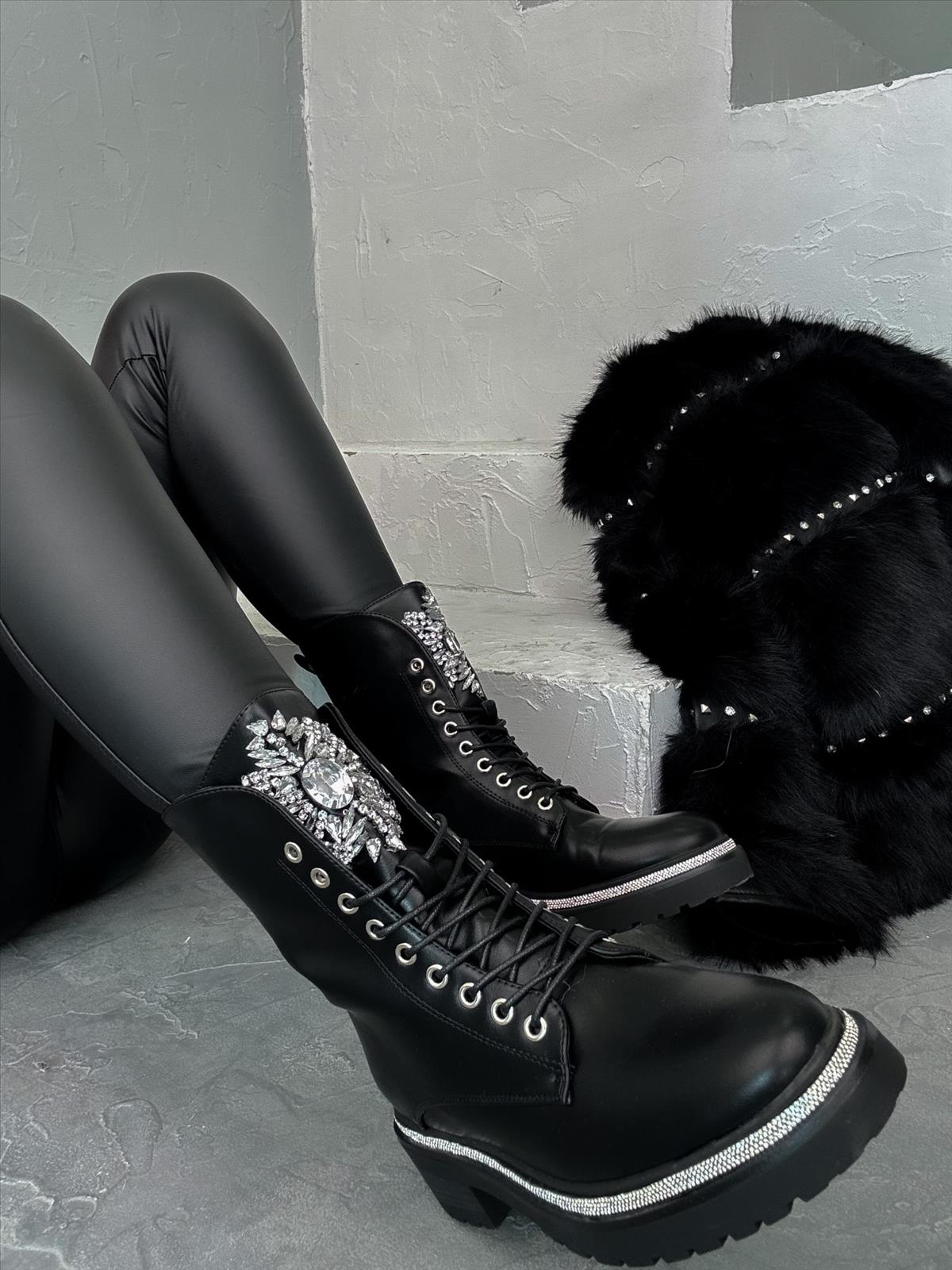 efashion s.r.o. - DOB;Accesoires;Schuhe;Young Fashion - Medvedov