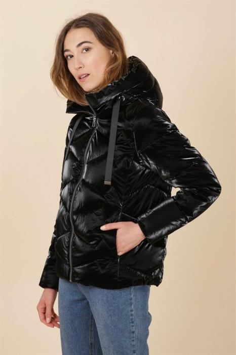 Long Xiang Moda GmbH - SPAZIO DONNA - Damenbekleidung & Accessoires