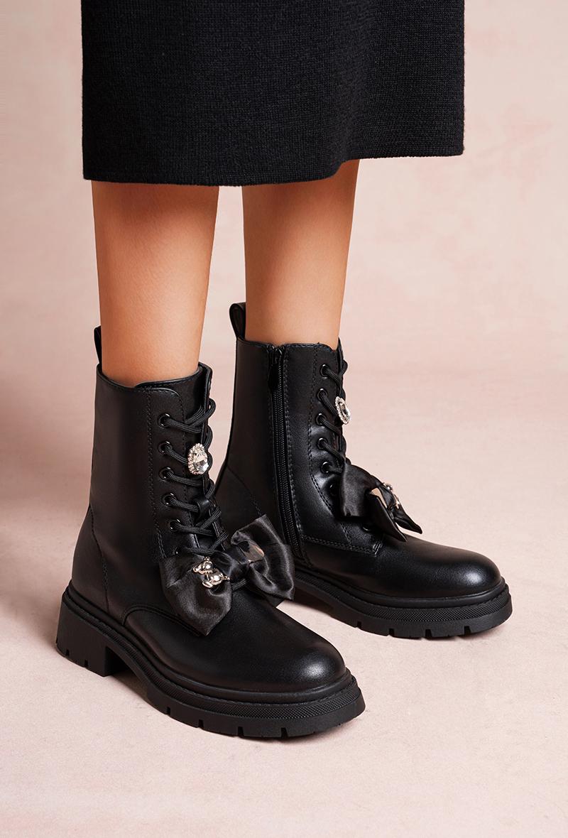 Lujah Shoes (Schuhgrosshandel)