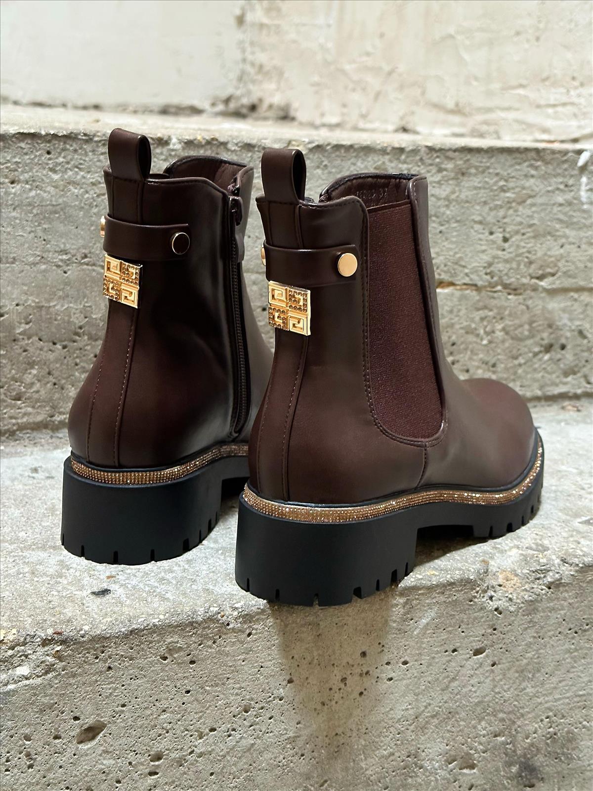 Lujah Shoes (Schuhgrosshandel)