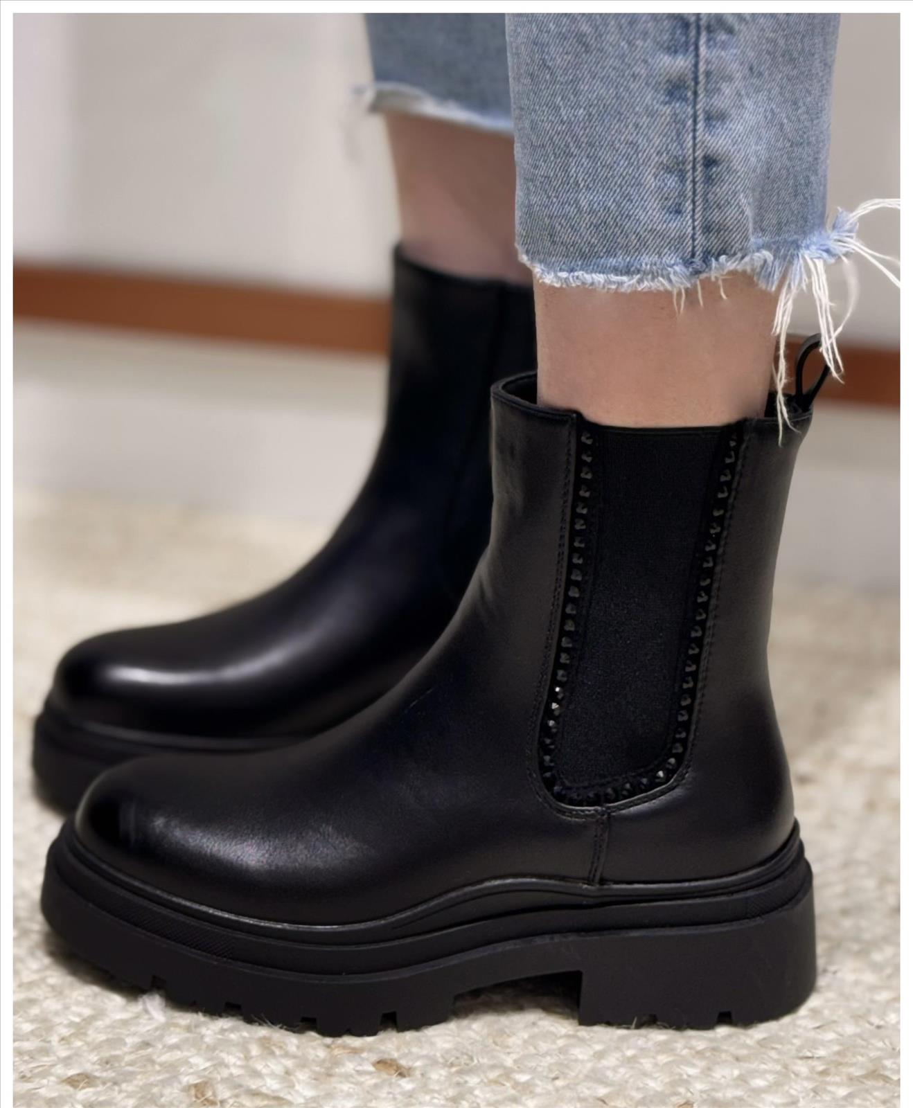 Lujah Shoes (Schuhgrosshandel)