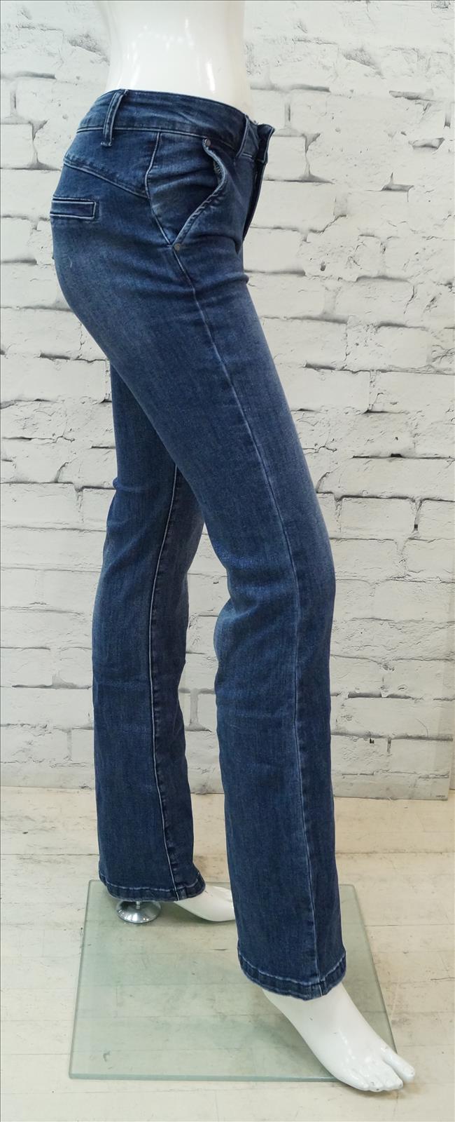 Bhatti Mode GmbH - Young fashion, DOB - Blusen, Hosen Jacken, Jeans, Kleider, Pullover etc.