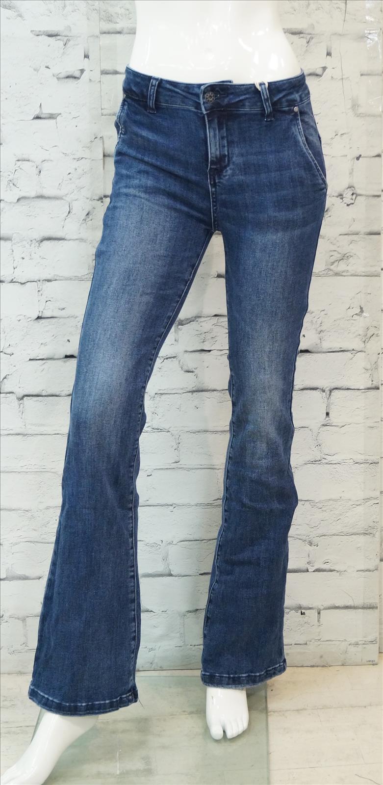 Bhatti Mode GmbH - Young fashion, DOB - Blusen, Hosen Jacken, Jeans, Kleider, Pullover etc.