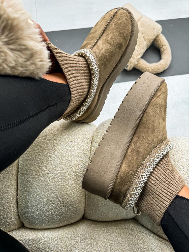 efashion s.r.o. - DOB;Accesoires;Schuhe;Young Fashion - Medvedov