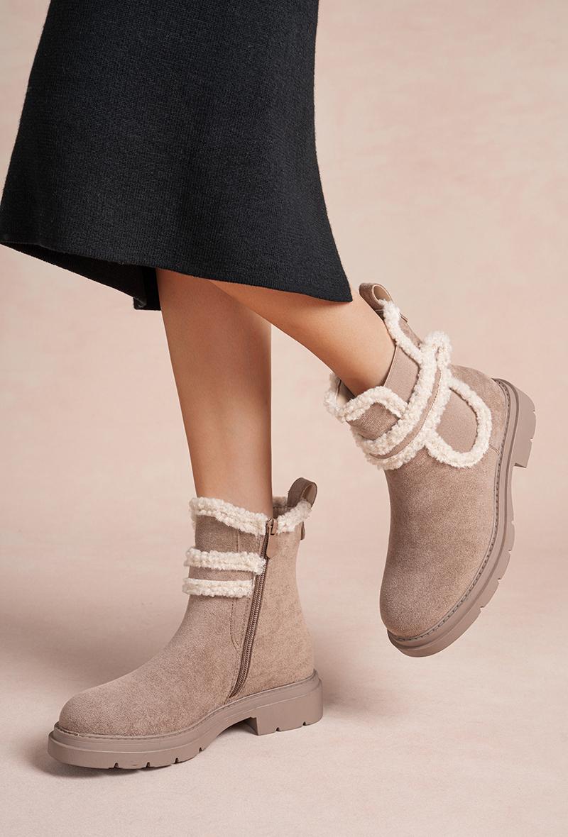 Lujah Shoes (Schuhgrosshandel)