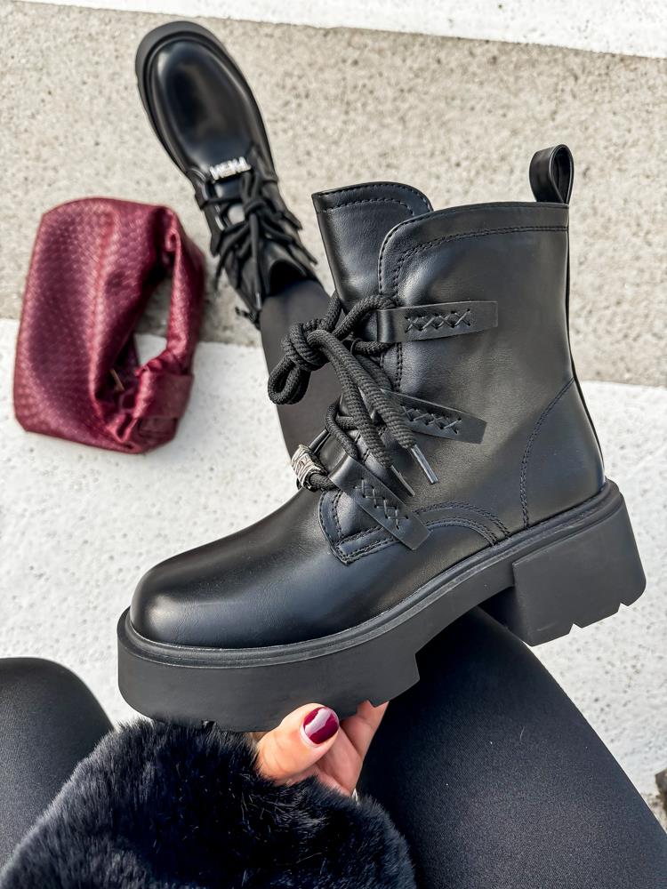 efashion s.r.o. - DOB;Accesoires;Schuhe;Young Fashion - Medvedov