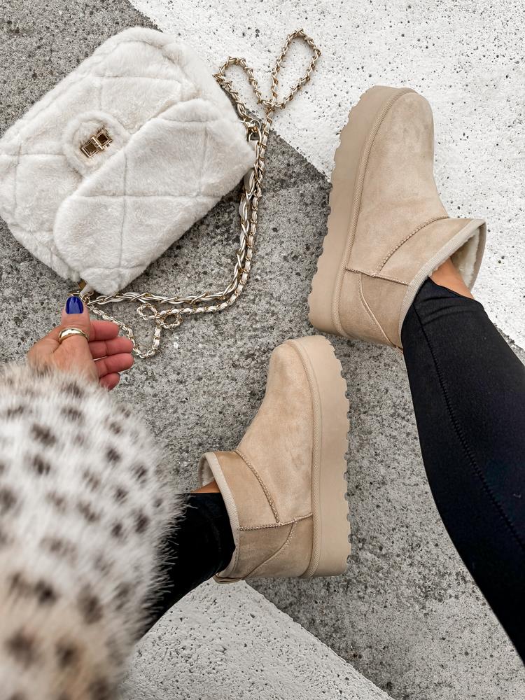 efashion s.r.o. - DOB;Accesoires;Schuhe;Young Fashion - Medvedov