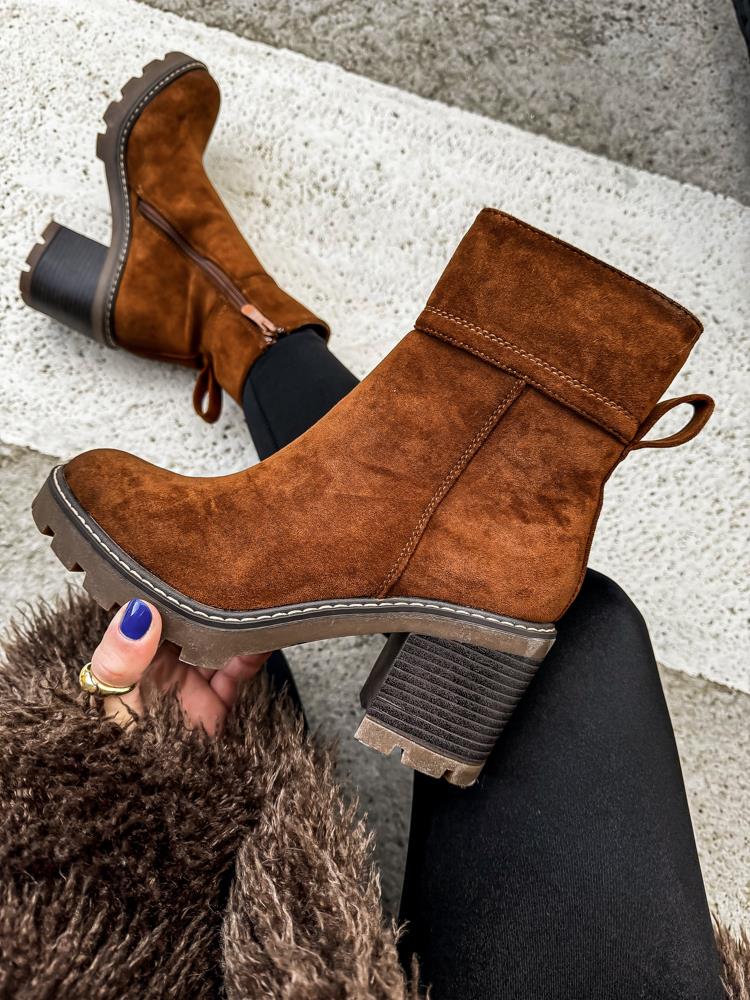 efashion s.r.o. - DOB;Accesoires;Schuhe;Young Fashion - Medvedov