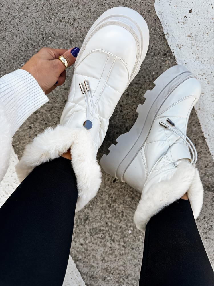 efashion s.r.o. - DOB;Accesoires;Schuhe;Young Fashion - Medvedov