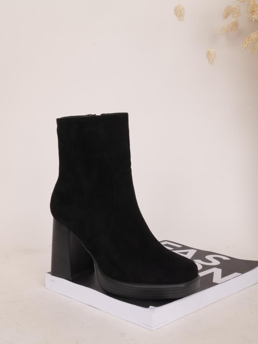 Lujah Shoes (Schuhgrosshandel)