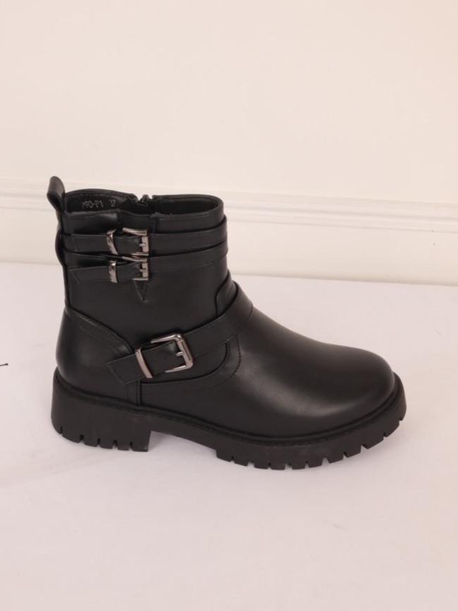 Lujah Shoes (Schuhgrosshandel)