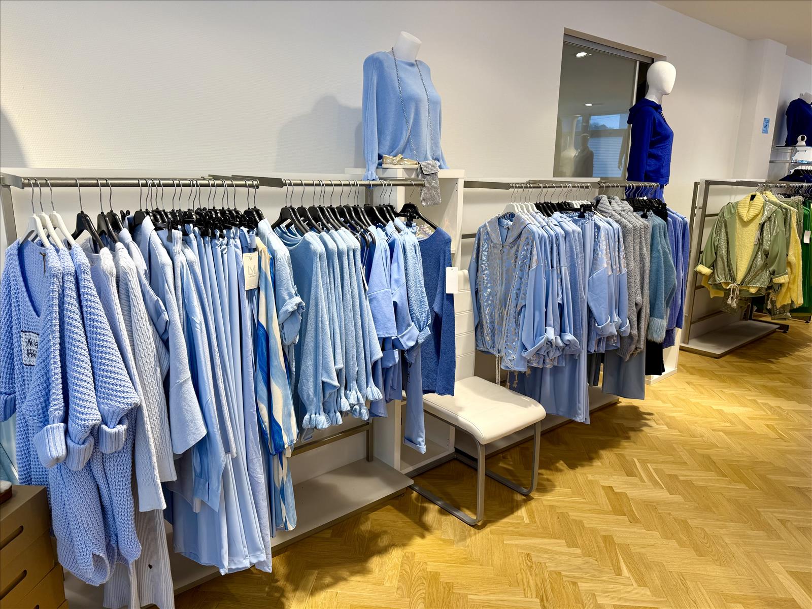 Modeagentur Ditta Boss e. K. - Damenbekleidung