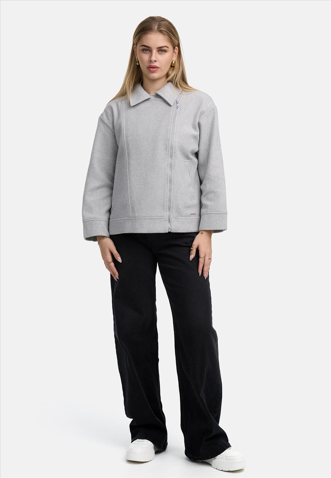 Decay Modevertrieb GmbH - Textilien Grosshandel T-Shirts Jeans