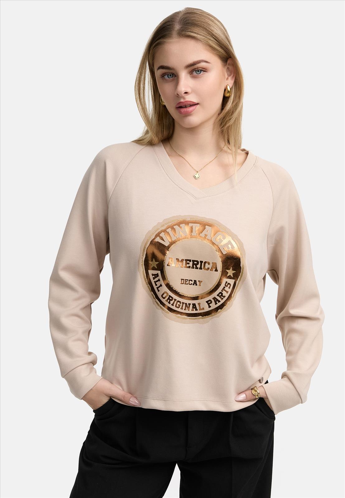 Decay Modevertrieb GmbH - Textilien Grosshandel T-Shirts Jeans