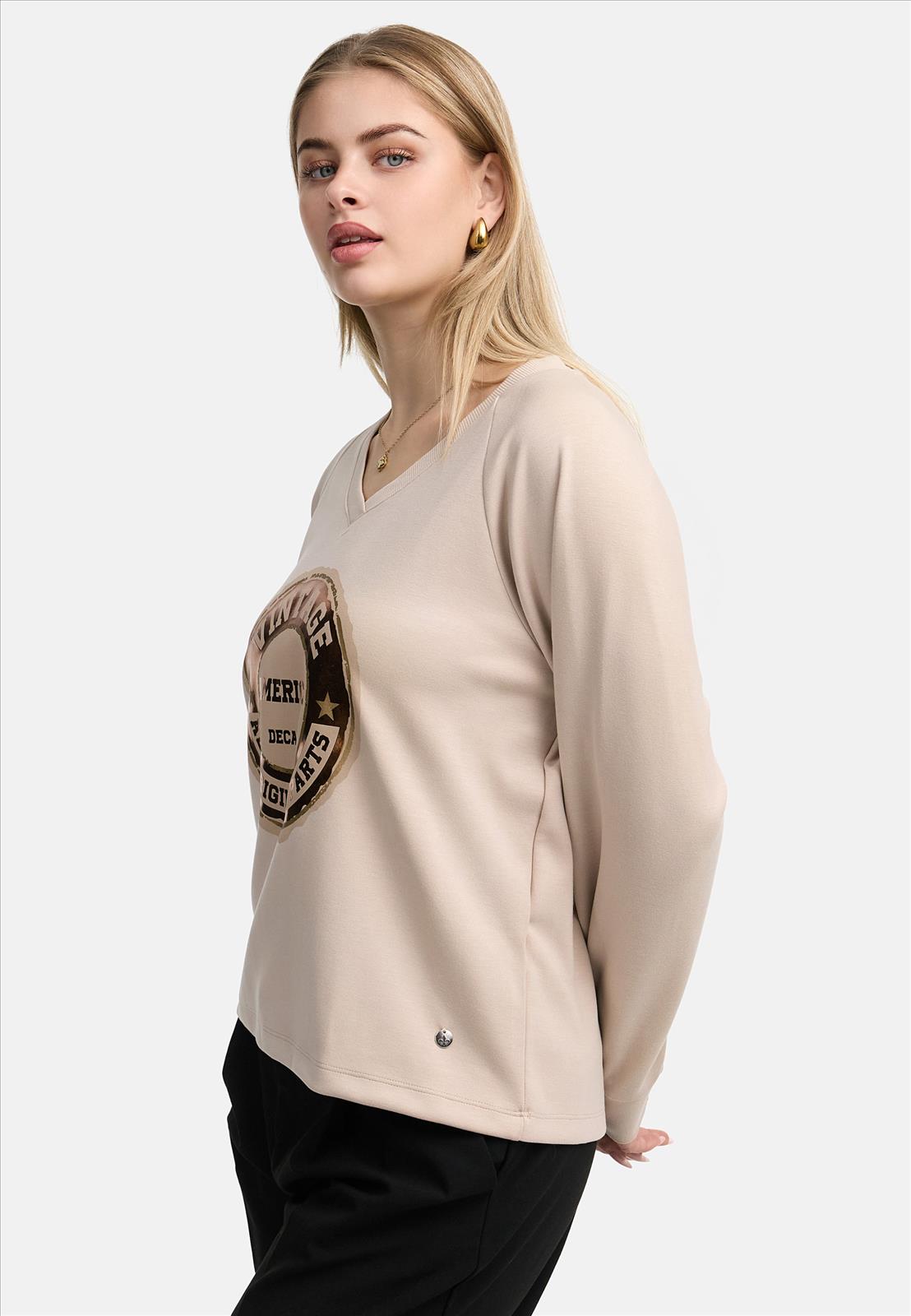 Decay Modevertrieb GmbH - Textilien Grosshandel T-Shirts Jeans
