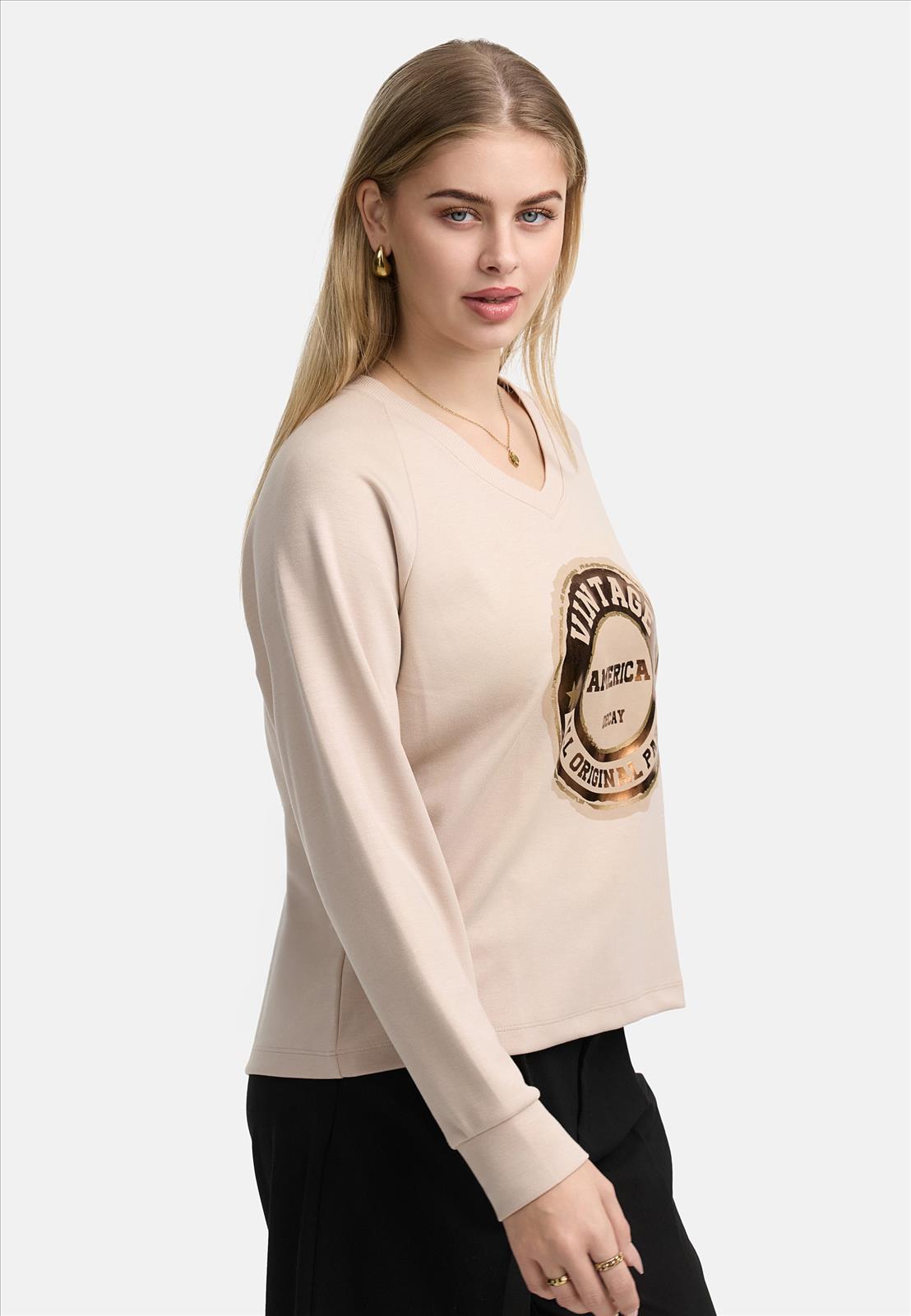 Decay Modevertrieb GmbH - Textilien Grosshandel T-Shirts Jeans