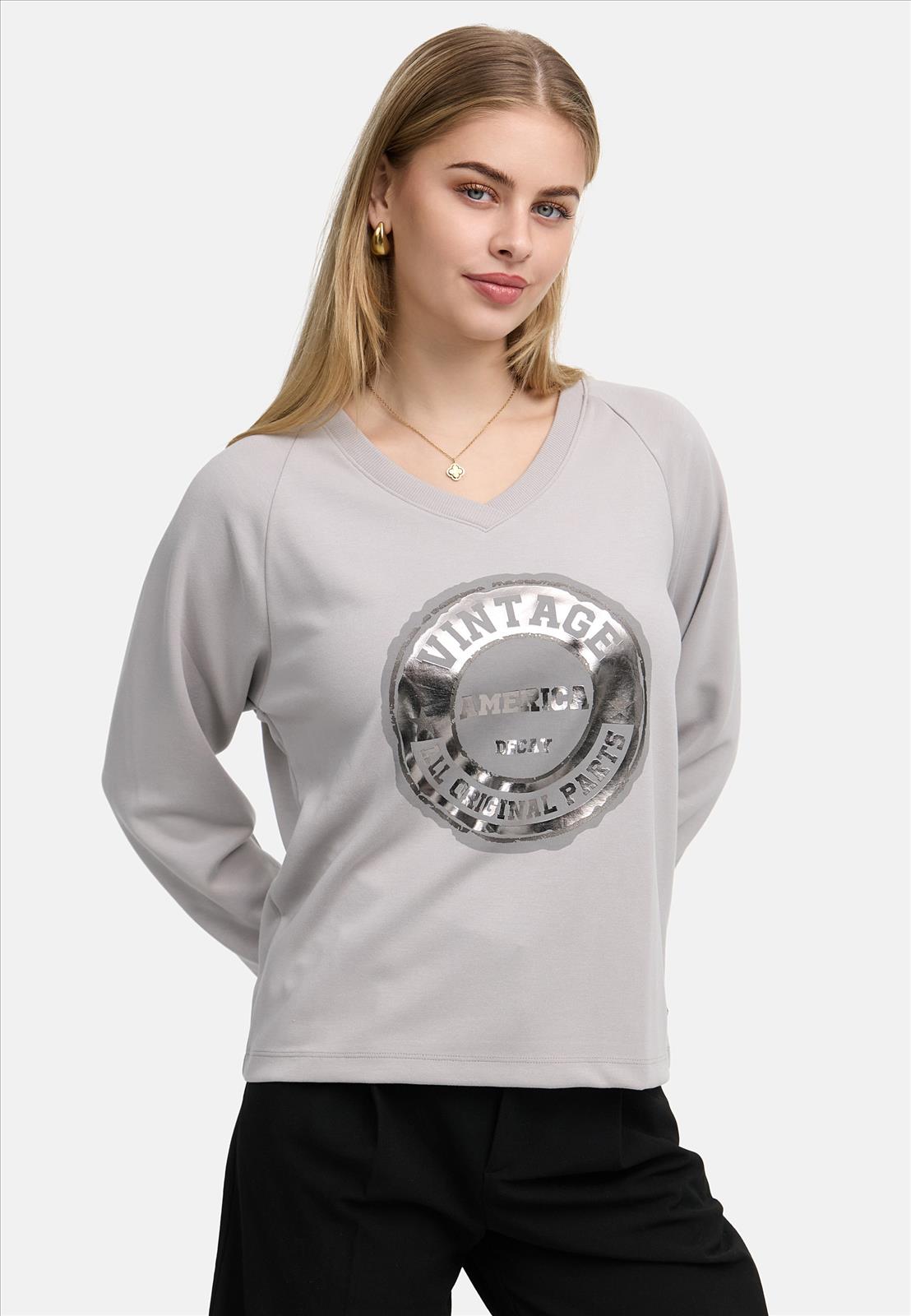 Decay Modevertrieb GmbH - Textilien Grosshandel T-Shirts Jeans