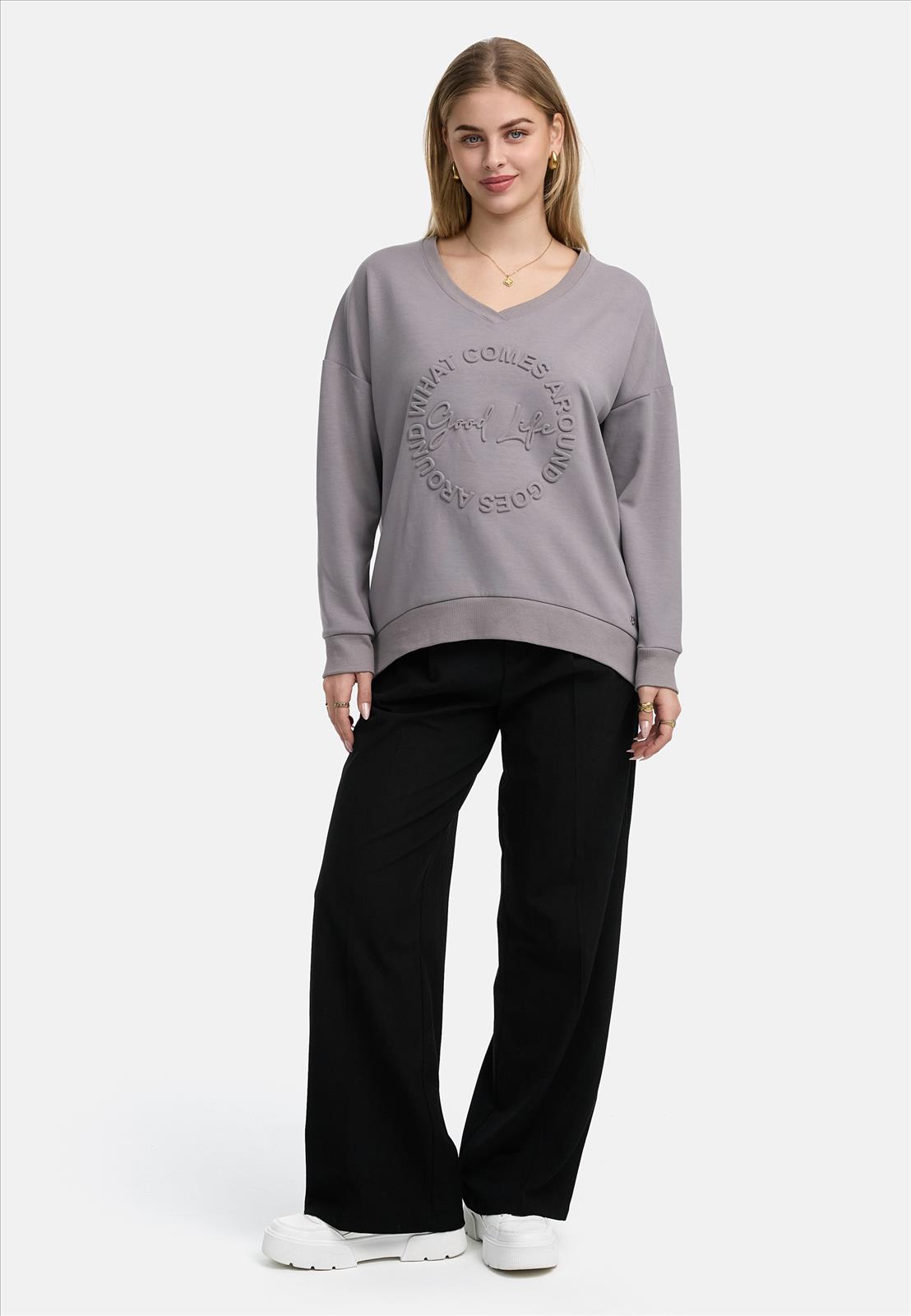 Decay Modevertrieb GmbH - Textilien Grosshandel T-Shirts Jeans