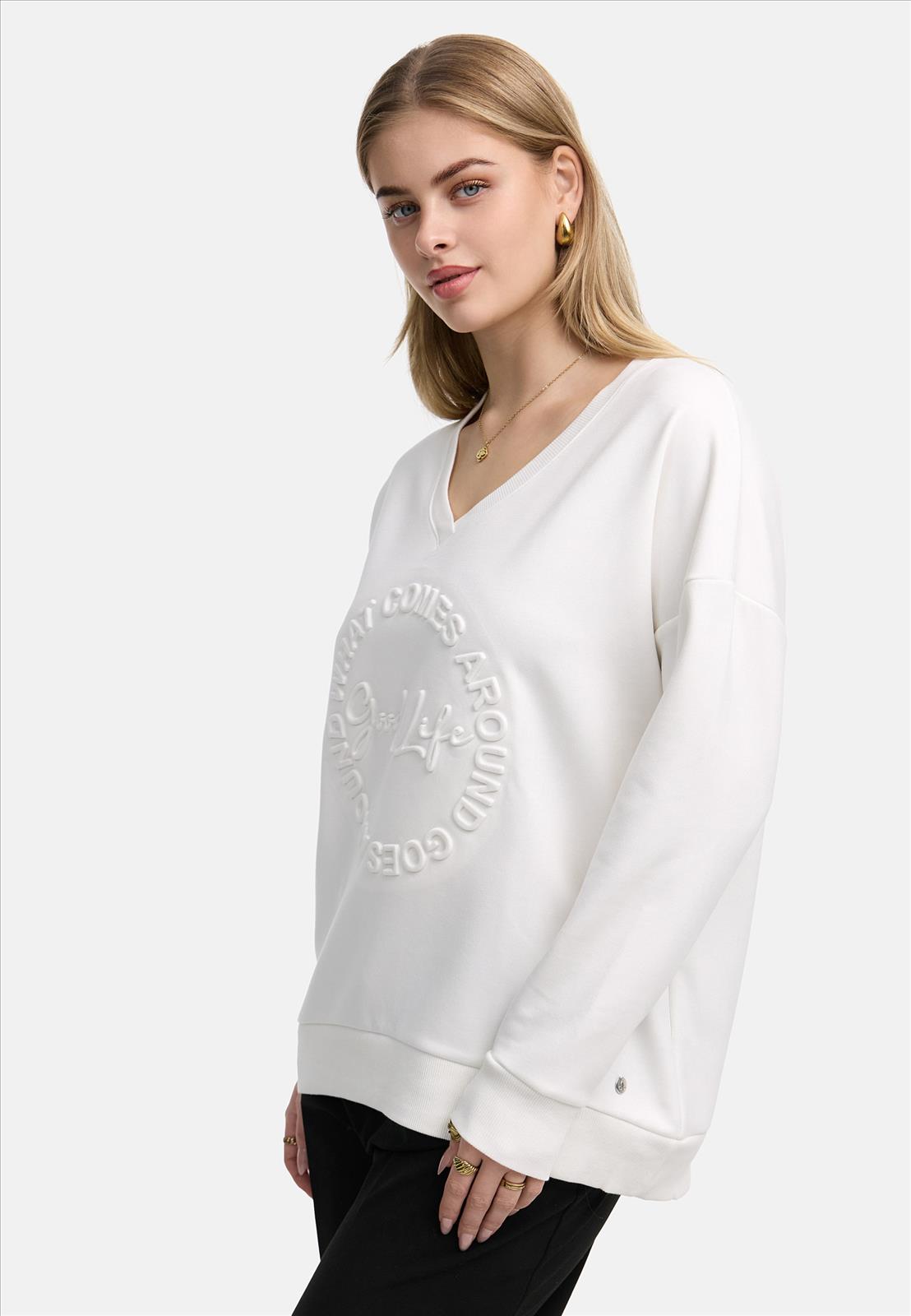 Decay Modevertrieb GmbH - Textilien Grosshandel T-Shirts Jeans