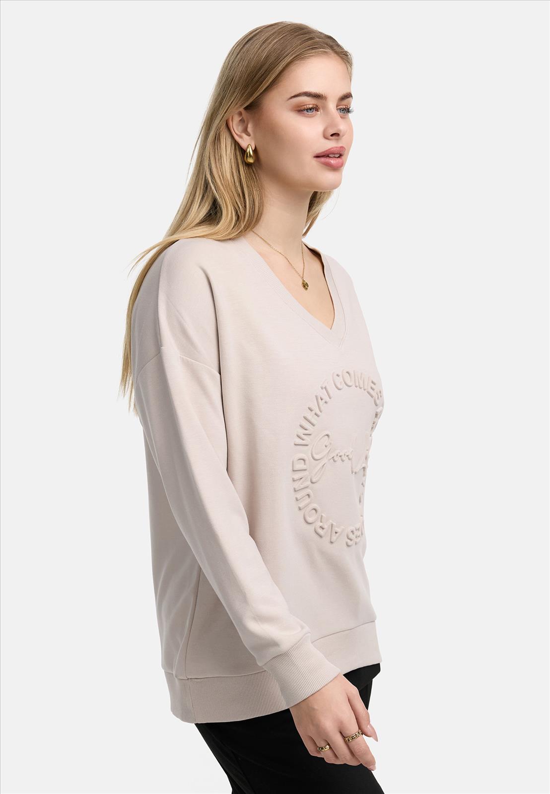 Decay Modevertrieb GmbH - Textilien Grosshandel T-Shirts Jeans