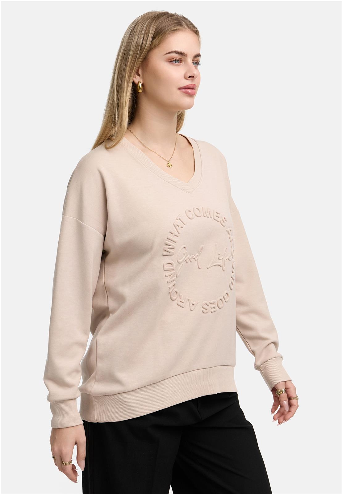 Decay Modevertrieb GmbH - Textilien Grosshandel T-Shirts Jeans