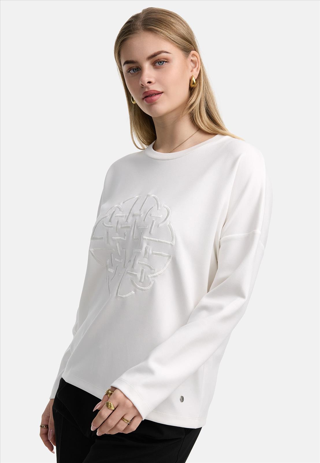 Decay Modevertrieb GmbH - Textilien Grosshandel T-Shirts Jeans