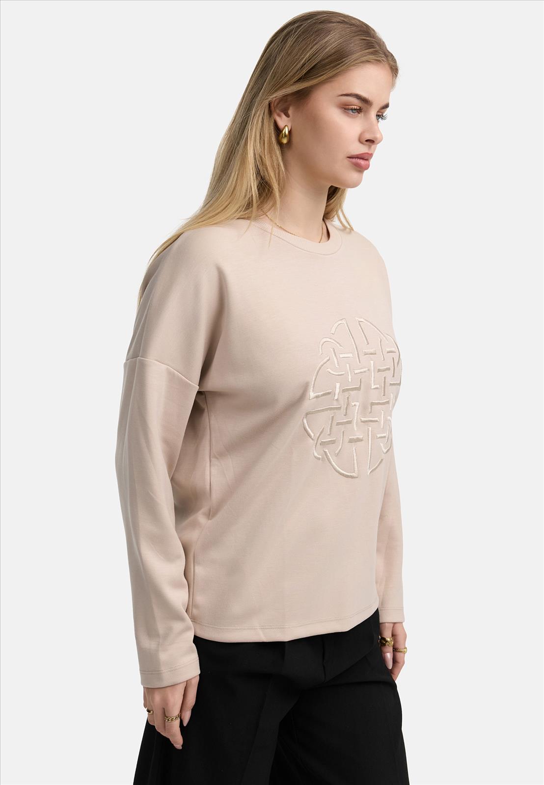 Decay Modevertrieb GmbH - Textilien Grosshandel T-Shirts Jeans