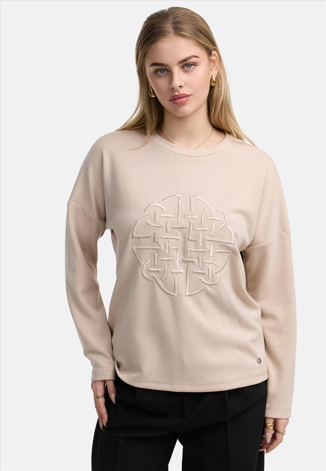 Decay Modevertrieb GmbH - Textilien Grosshandel T-Shirts Jeans