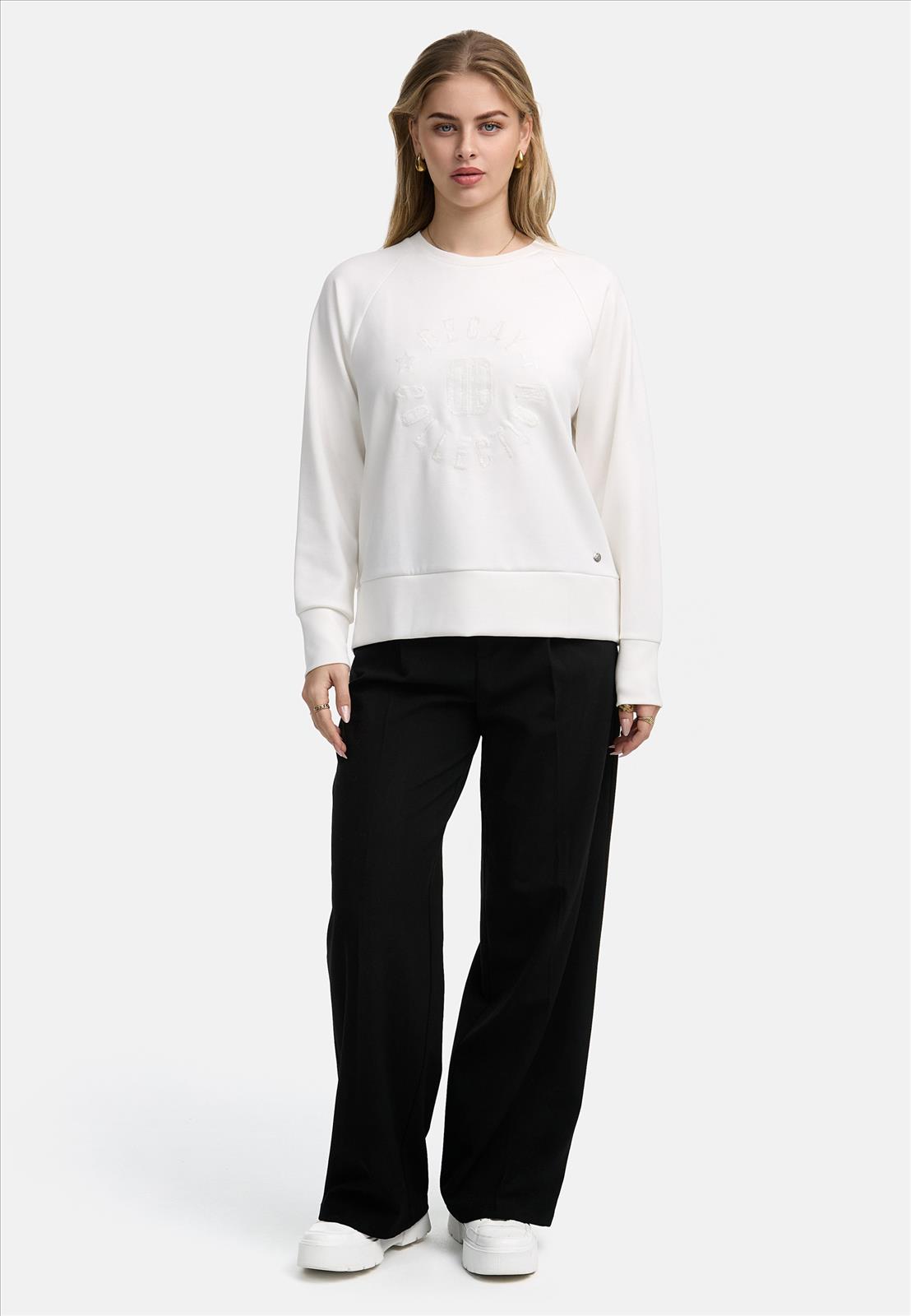 Decay Modevertrieb GmbH - Textilien Grosshandel T-Shirts Jeans