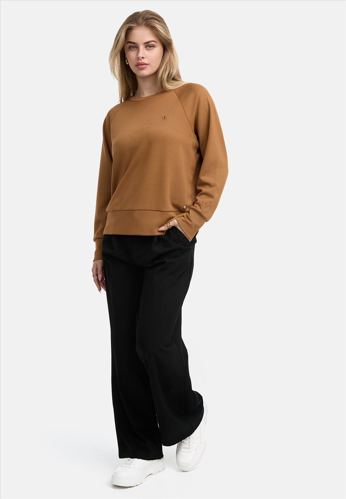 Decay Modevertrieb GmbH - Textilien Grosshandel T-Shirts Jeans