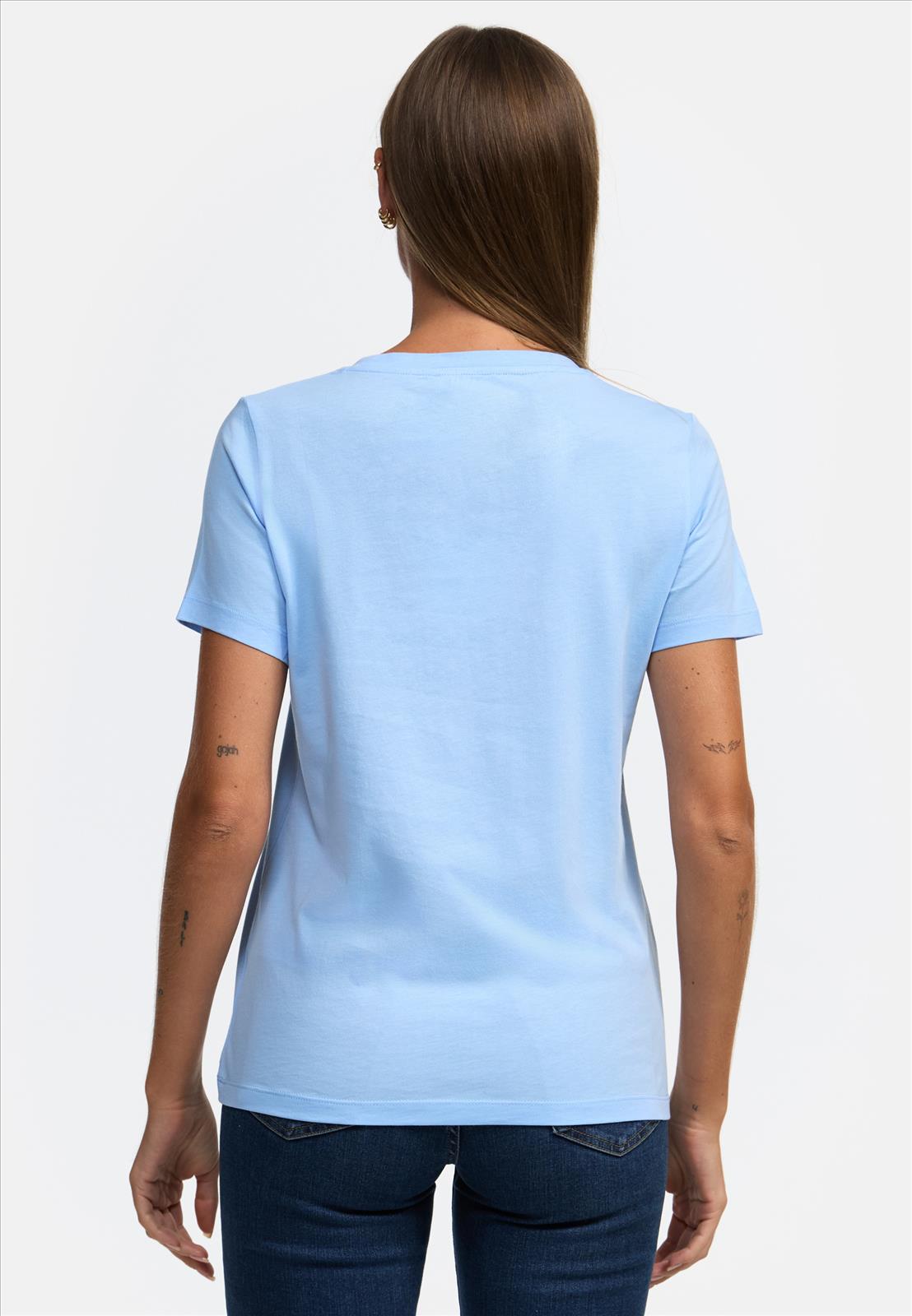 Decay Modevertrieb GmbH - Textilien Grosshandel T-Shirts Jeans