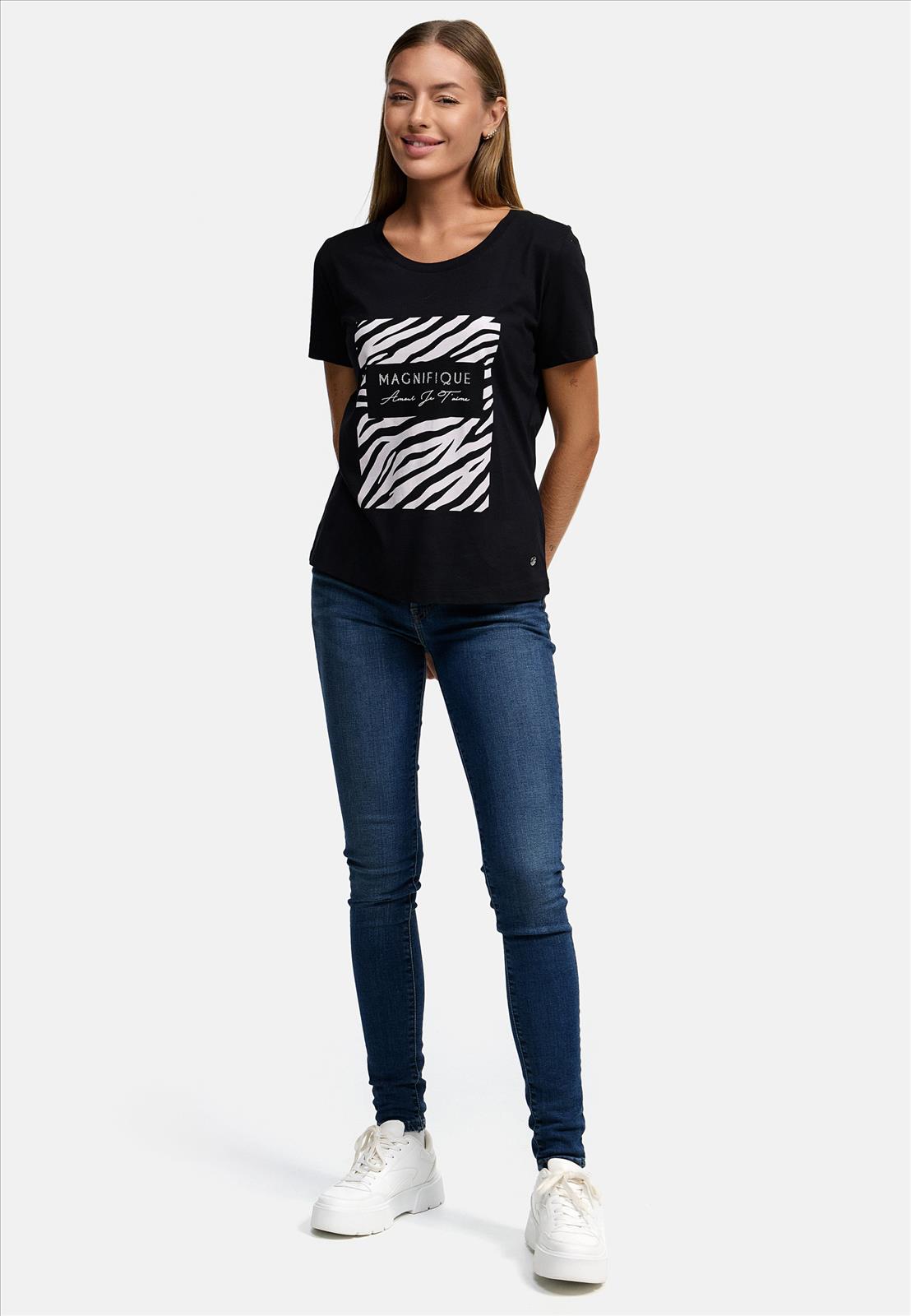 Decay Modevertrieb GmbH - Textilien Grosshandel T-Shirts Jeans