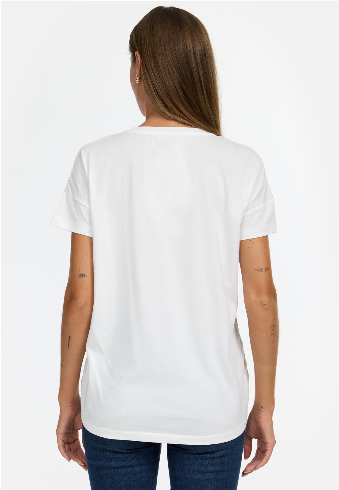 Decay Modevertrieb GmbH - Textilien Grosshandel T-Shirts Jeans