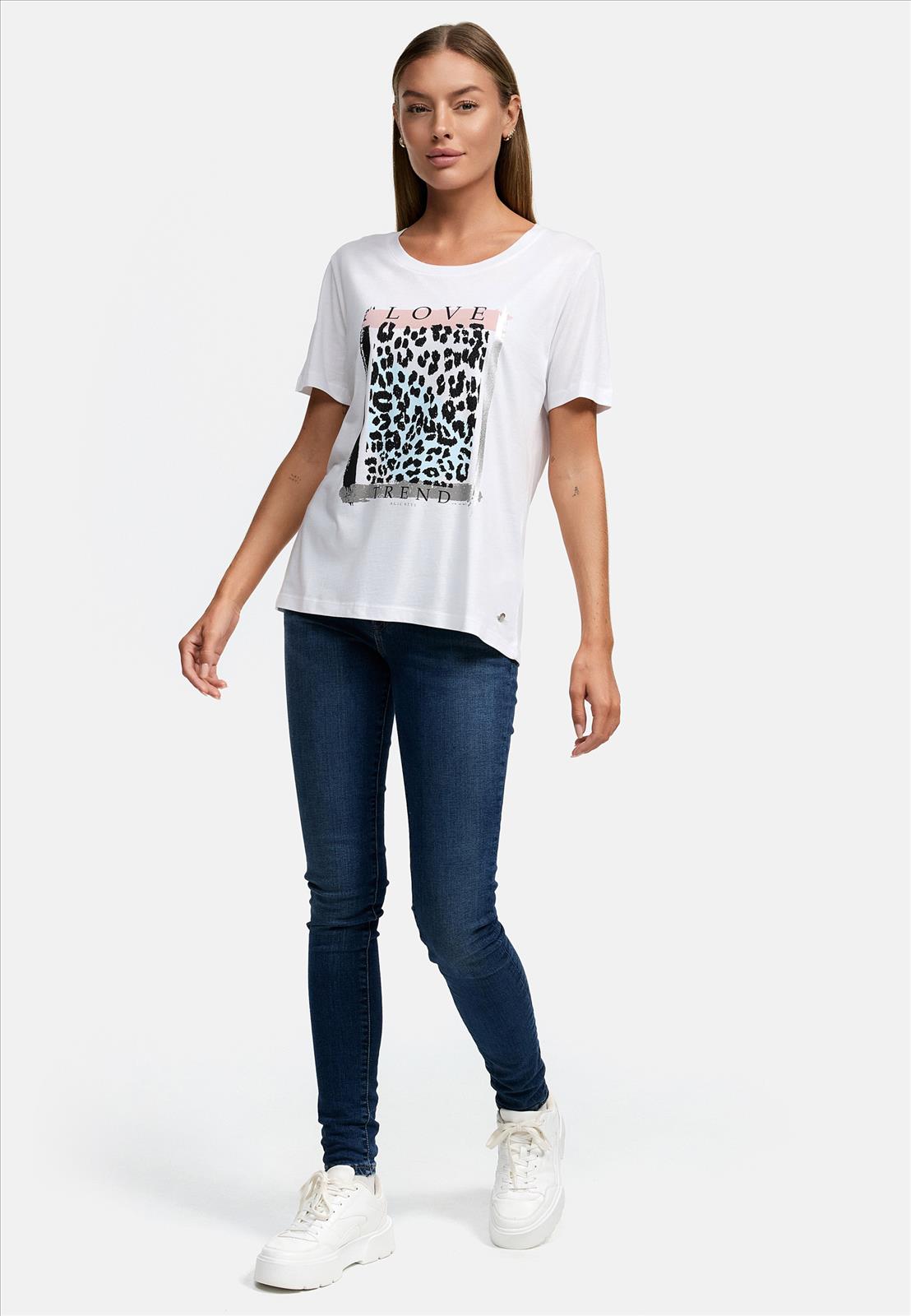 Decay Modevertrieb GmbH - Textilien Grosshandel T-Shirts Jeans