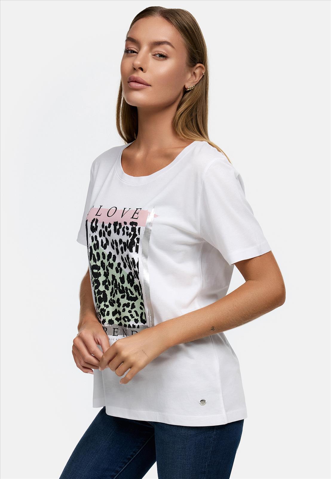 Decay Modevertrieb GmbH - Textilien Grosshandel T-Shirts Jeans