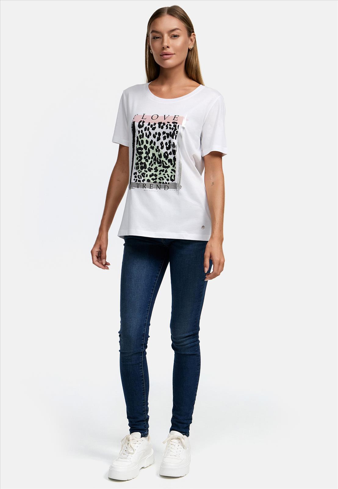 Decay Modevertrieb GmbH - Textilien Grosshandel T-Shirts Jeans