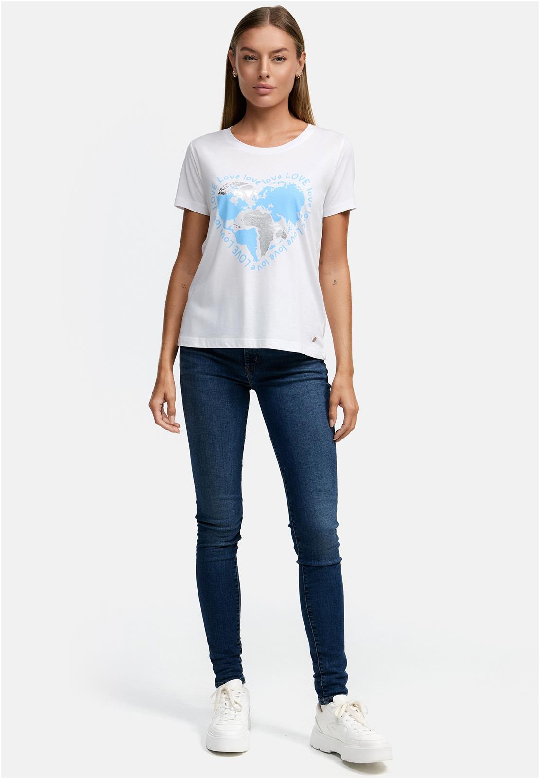Decay Modevertrieb GmbH - Textilien Grosshandel T-Shirts Jeans