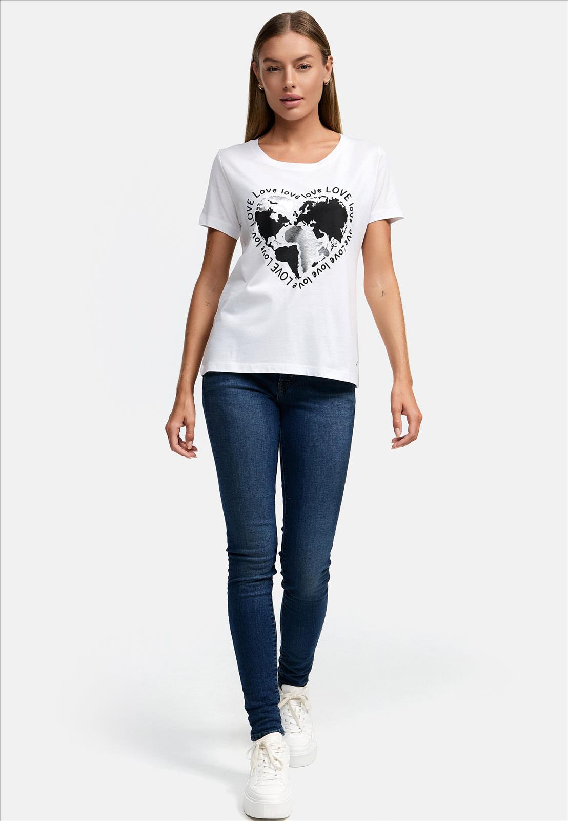 Decay Modevertrieb GmbH - Textilien Grosshandel T-Shirts Jeans