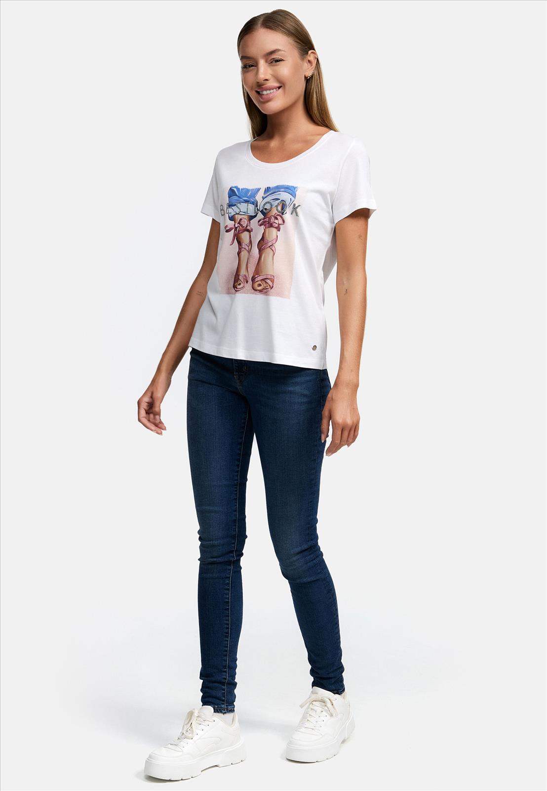 Decay Modevertrieb GmbH - Textilien Grosshandel T-Shirts Jeans