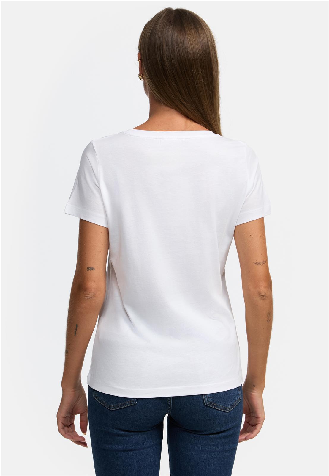 Decay Modevertrieb GmbH - Textilien Grosshandel T-Shirts Jeans