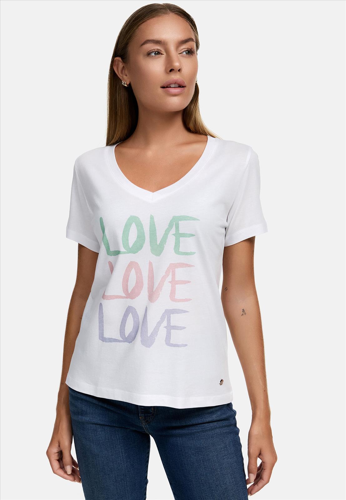 Decay Modevertrieb GmbH - Textilien Grosshandel T-Shirts Jeans