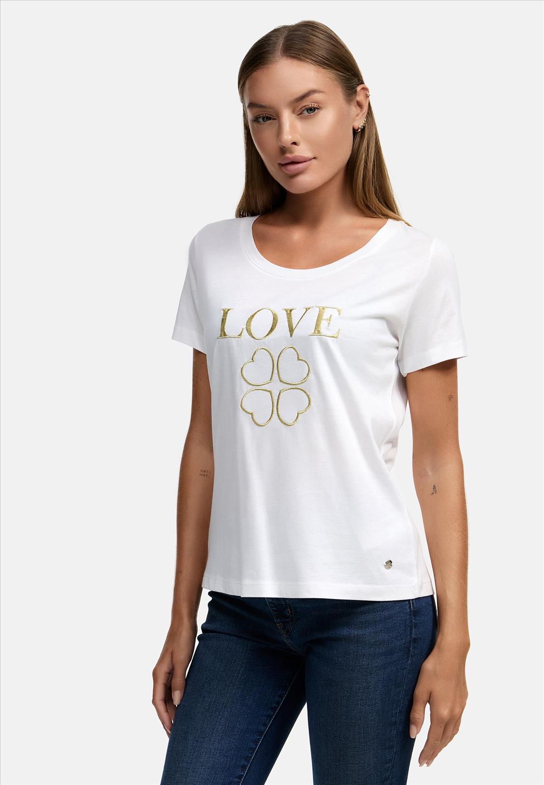 Decay Modevertrieb GmbH - Textilien Grosshandel T-Shirts Jeans