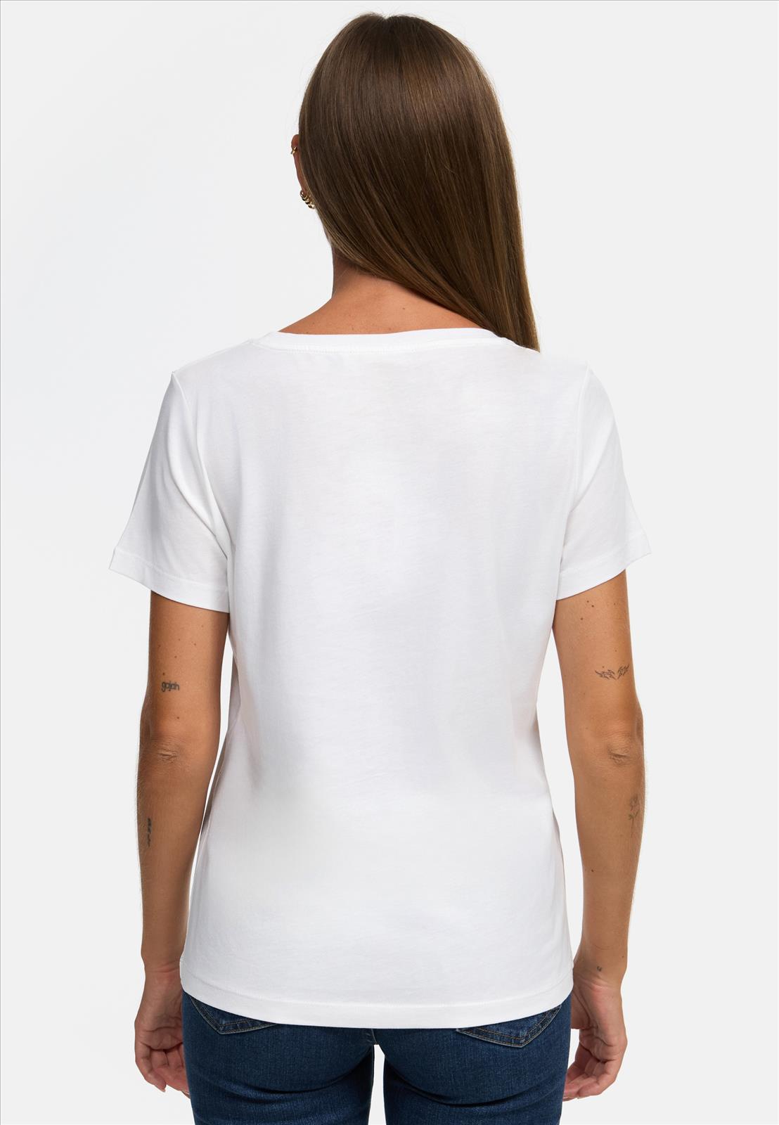 Decay Modevertrieb GmbH - Textilien Grosshandel T-Shirts Jeans
