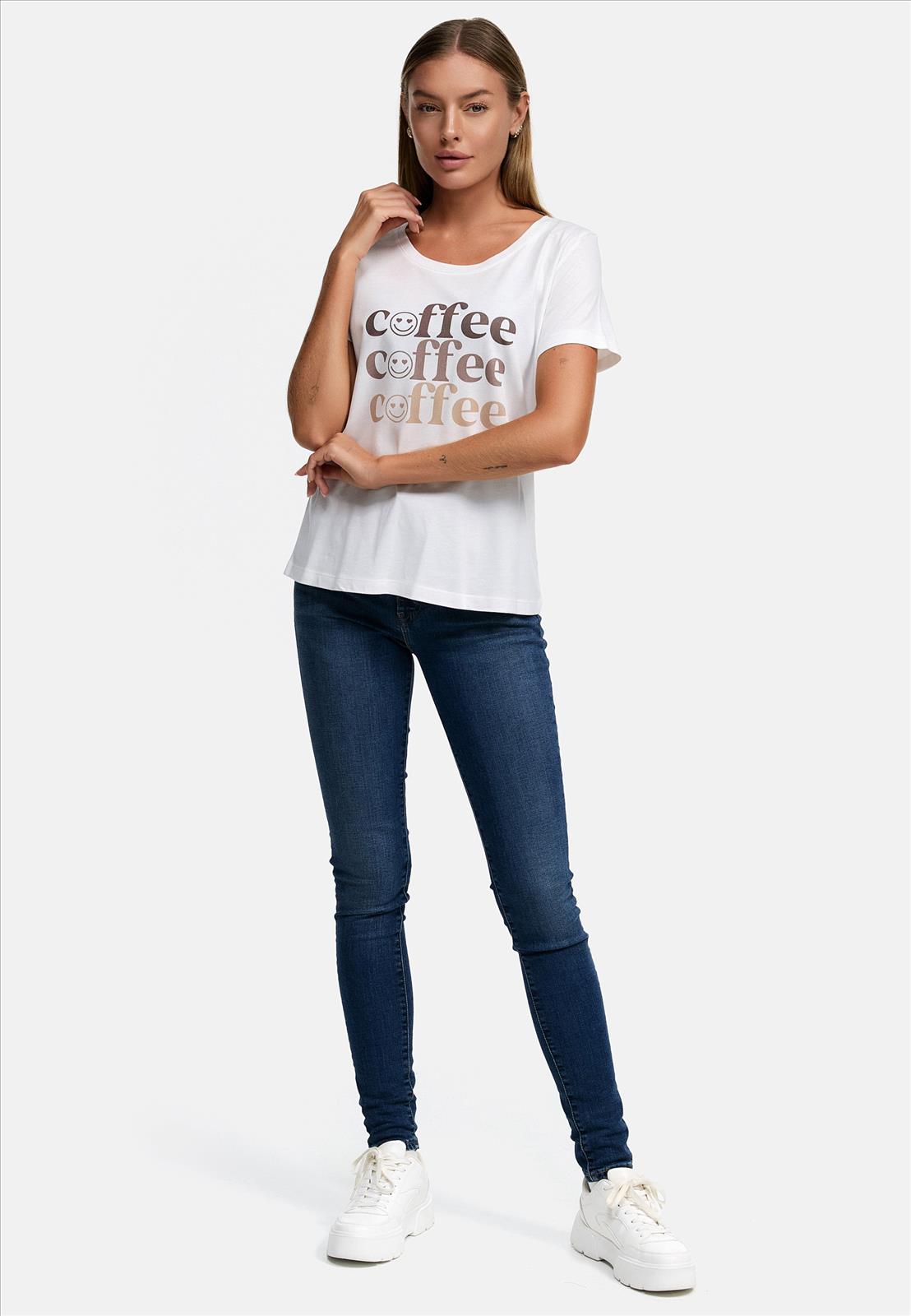 Decay Modevertrieb GmbH - Textilien Grosshandel T-Shirts Jeans
