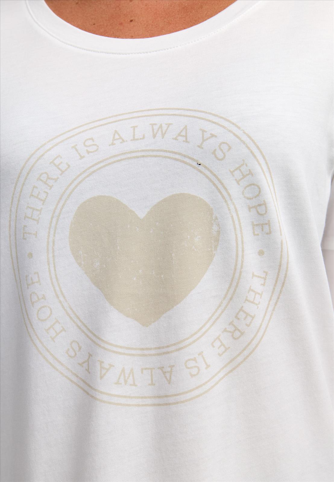 Decay Modevertrieb GmbH - Textilien Grosshandel T-Shirts Jeans